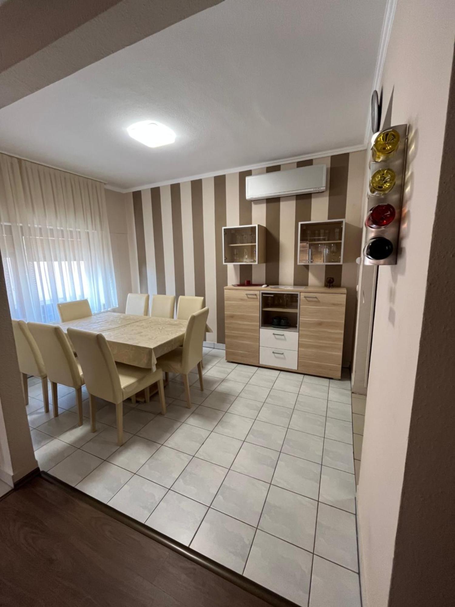 Vass Bor Vendeghaz Apartment Kiskoros Exterior foto