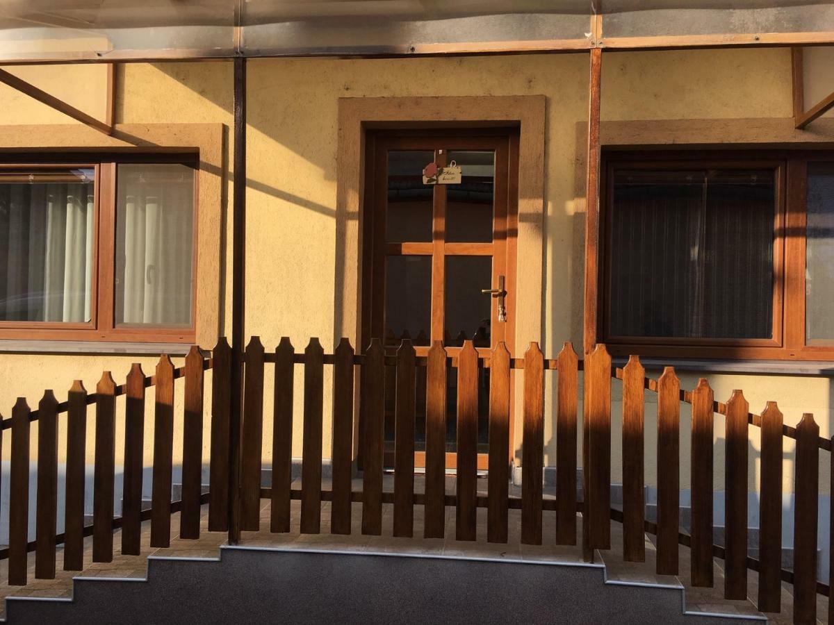 Vass Bor Vendeghaz Apartment Kiskoros Exterior foto